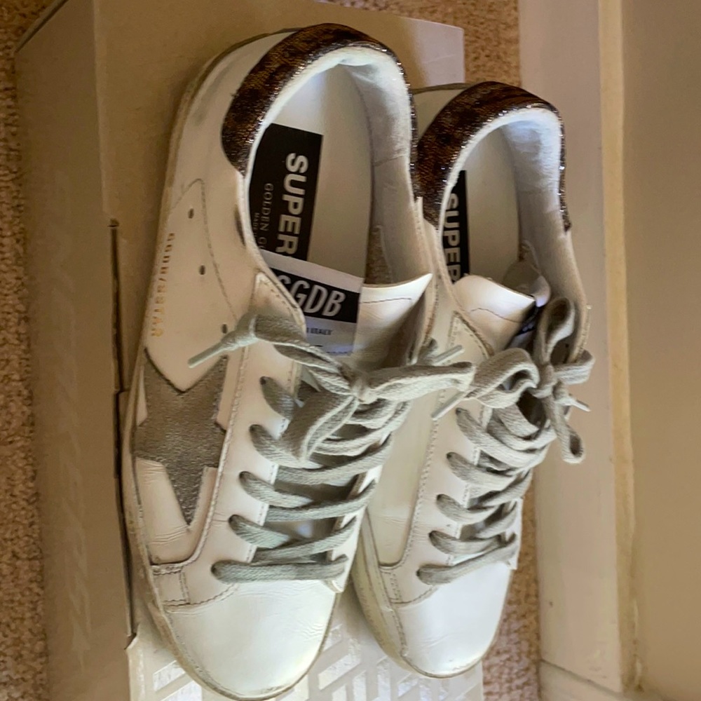GOLDEN GOOSE
Superstar glittered distressed leather and suede sneakers